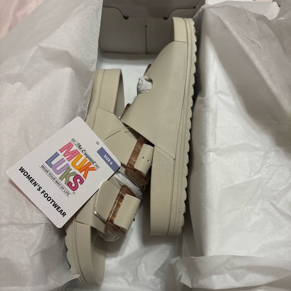 Muk Luks Women's Cream Footwear